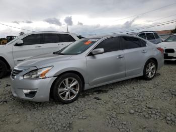  Salvage Nissan Altima