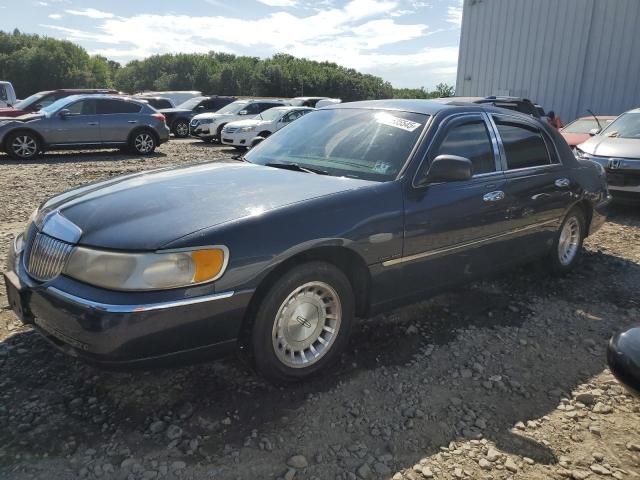  Salvage Lincoln Towncar