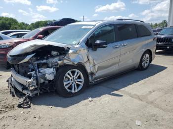  Salvage Toyota Sienna