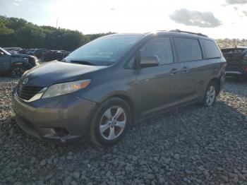  Salvage Toyota Sienna