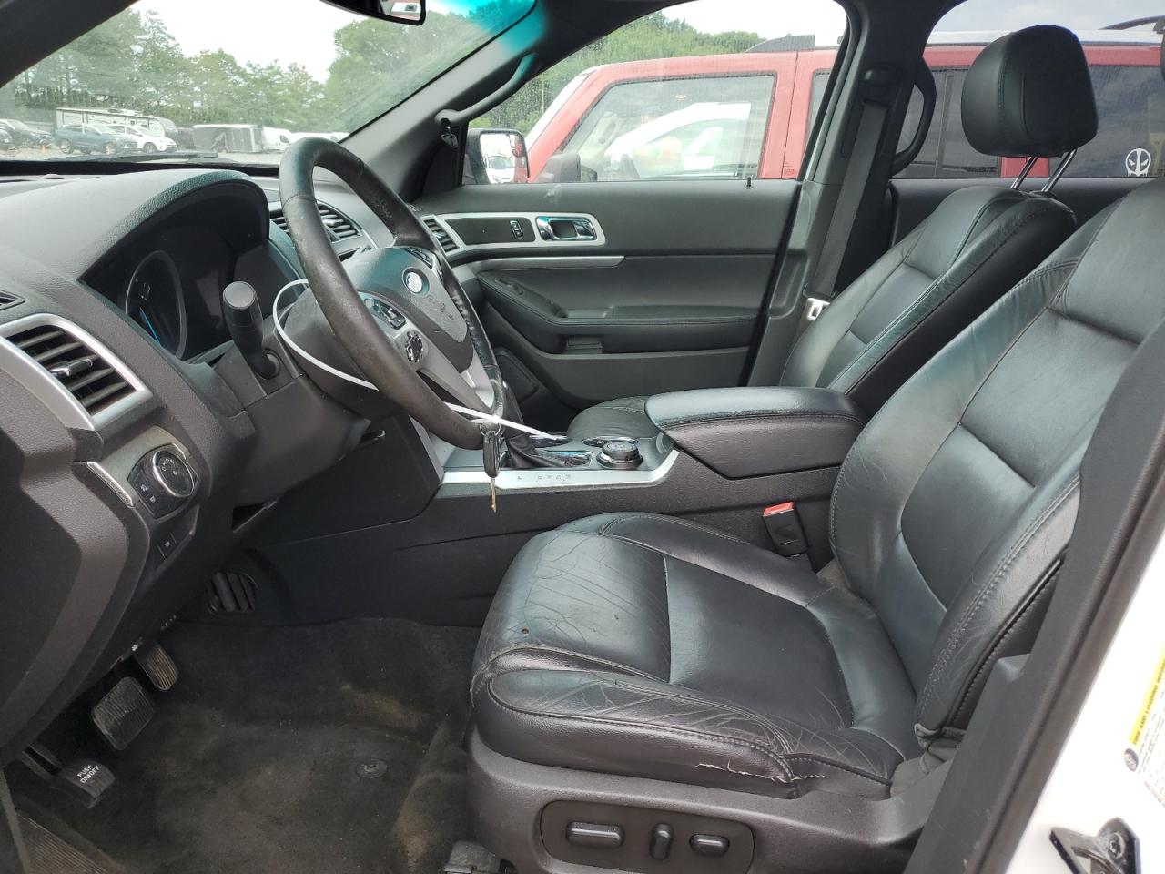 Ford Explorer Xlt Image 4