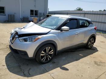  Salvage Nissan Kicks