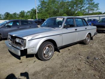 Salvage Volvo 244