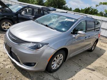  Salvage Chrysler Pacifica