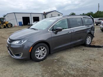  Salvage Chrysler Pacifica
