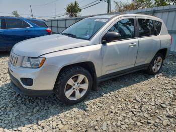  Salvage Jeep Compass