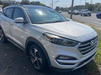  Salvage Hyundai TUCSON