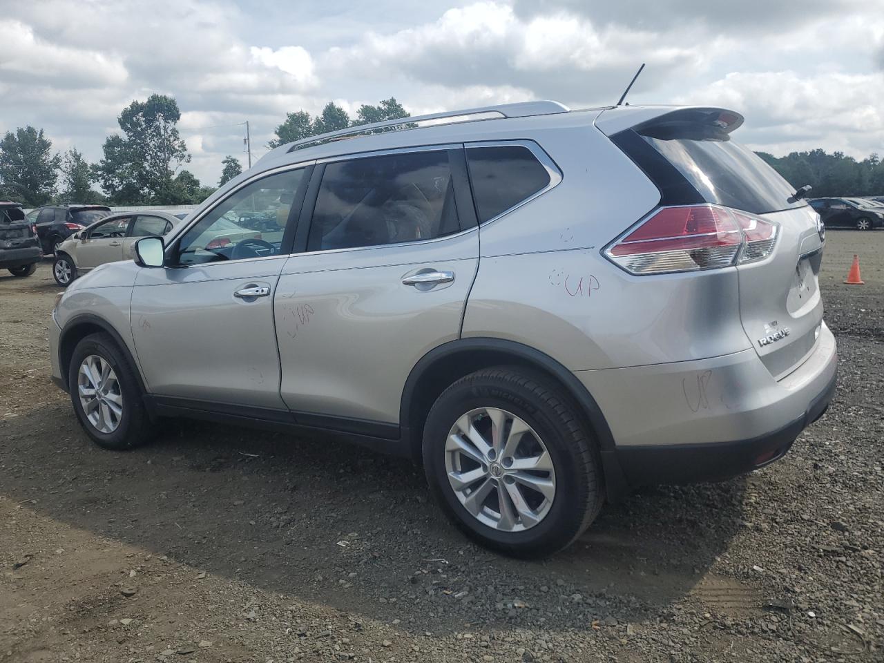 Nissan Rogue S Image 4