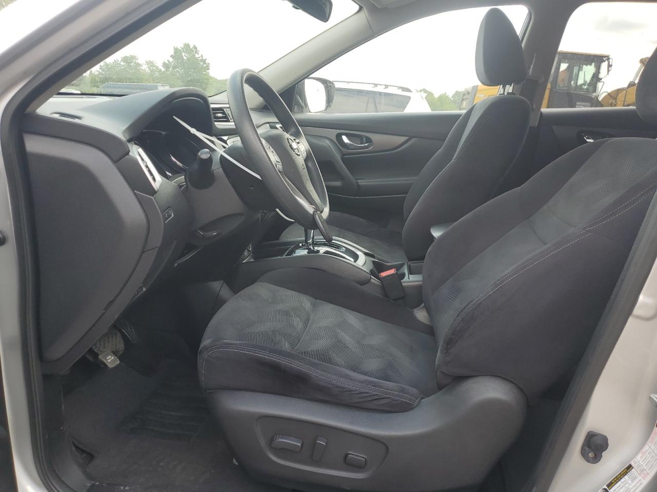 Nissan Rogue S Image 11