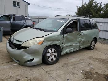  Salvage Toyota Sienna