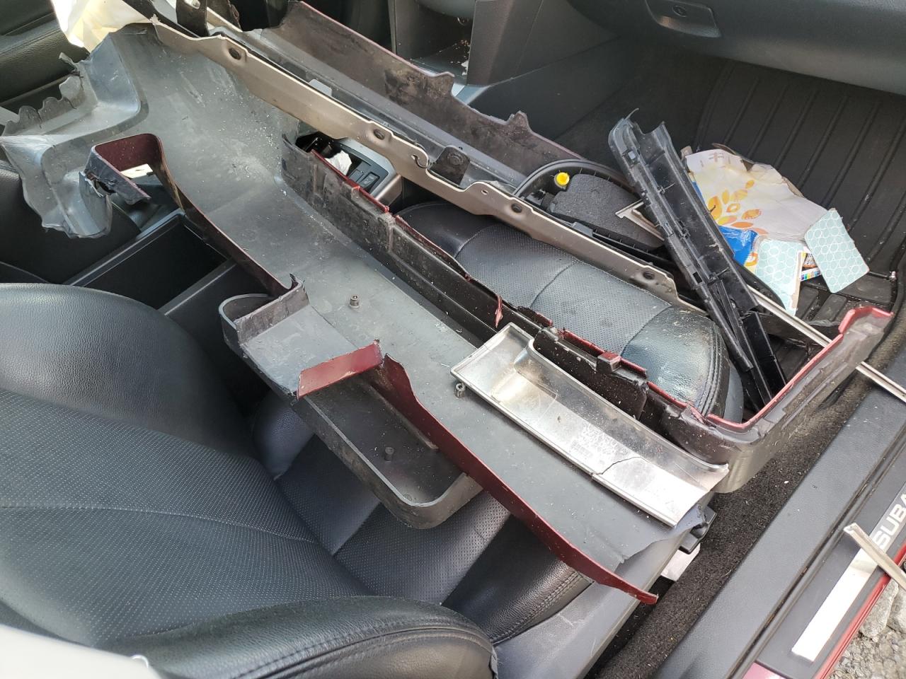 Subaru Legacy 2.5i Limited Image 11