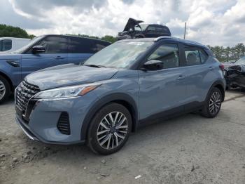  Salvage Nissan Kicks