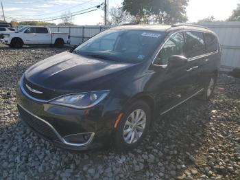 Salvage Chrysler Pacifica