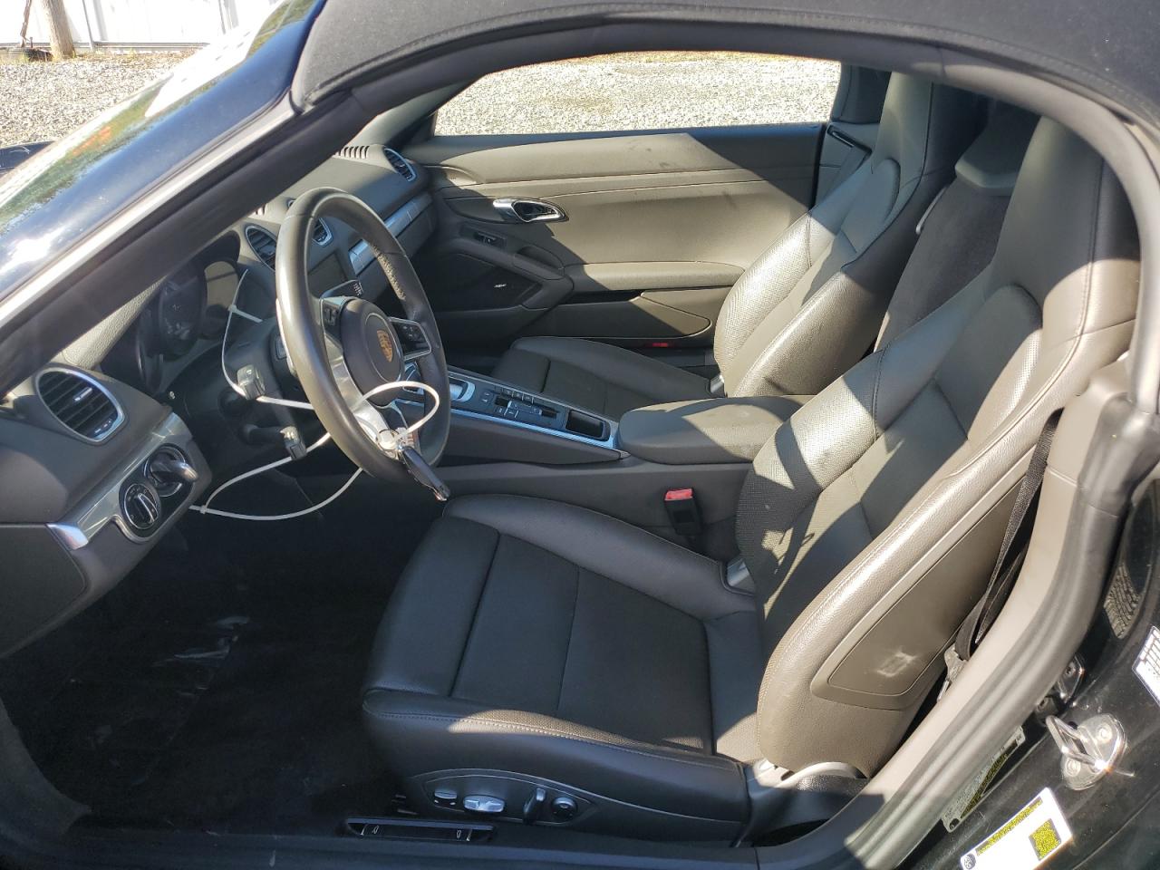 Porsche Boxster Base Image 9