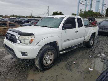  Salvage Toyota Tacoma
