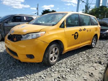  Salvage Toyota Sienna