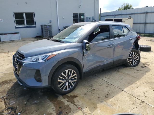  Salvage Nissan Kicks