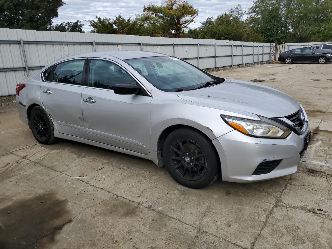 Nissan Altima 2.5 Image 3