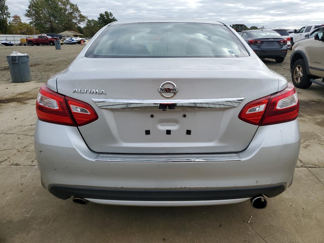 Nissan Altima 2.5 Image 6