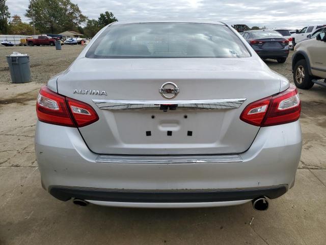Nissan Altima 2.5 Image 6