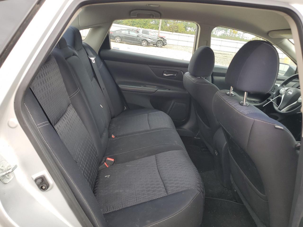 Nissan Altima 2.5 Image 2