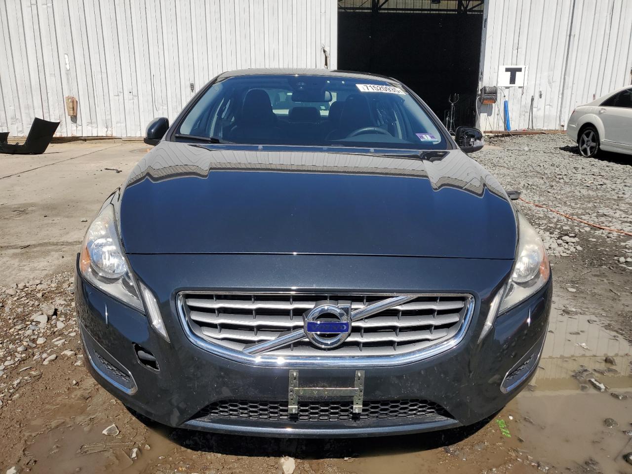 Volvo S60 T5 Image 2