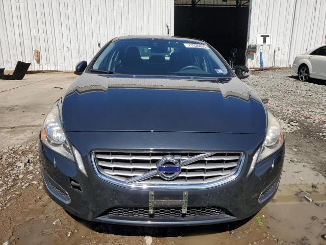 Volvo S60 T5 Image 2