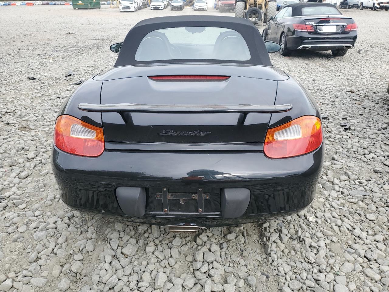 Porsche Boxster Image 12