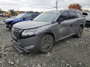  Salvage Nissan Pathfinder