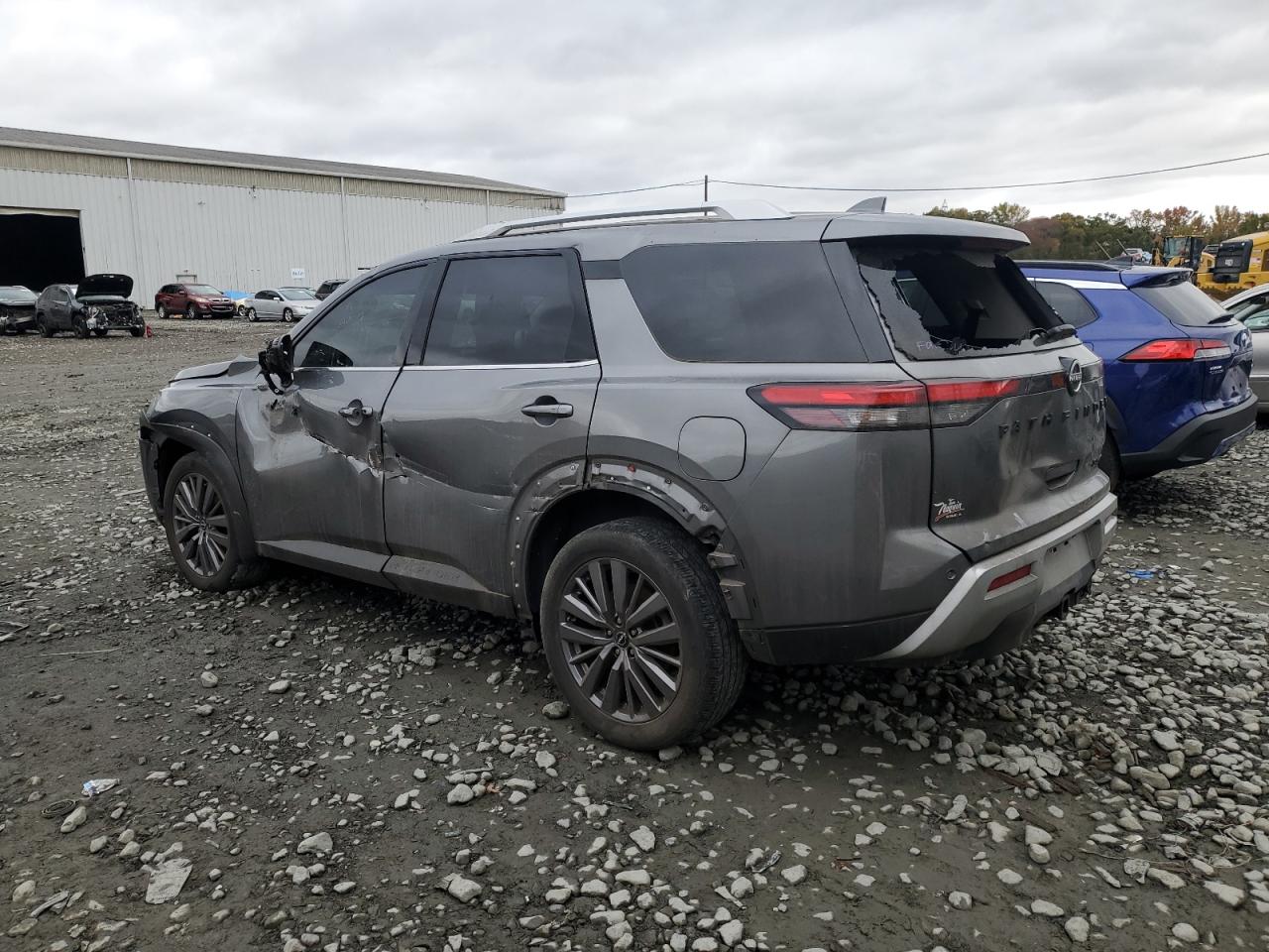 Nissan Pathfinder Sl Image 5