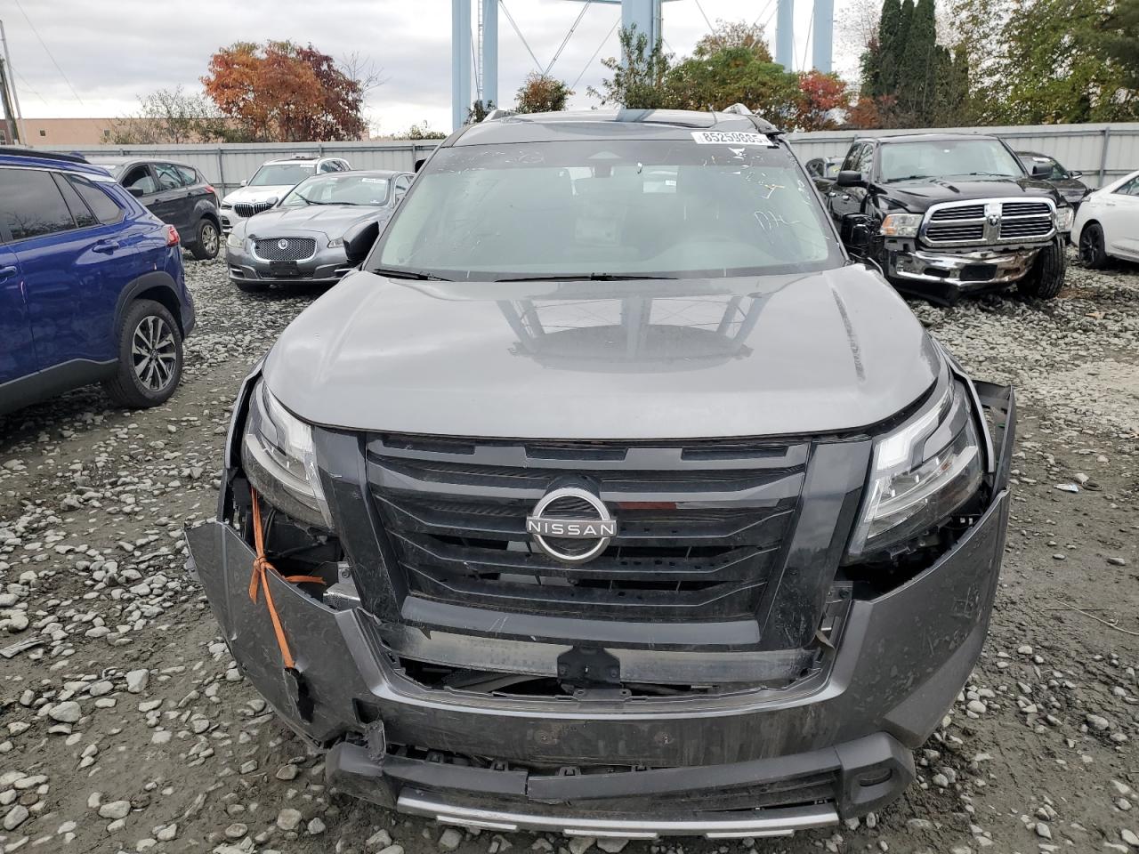 Nissan Pathfinder Sl Image 7