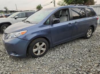  Salvage Toyota Sienna