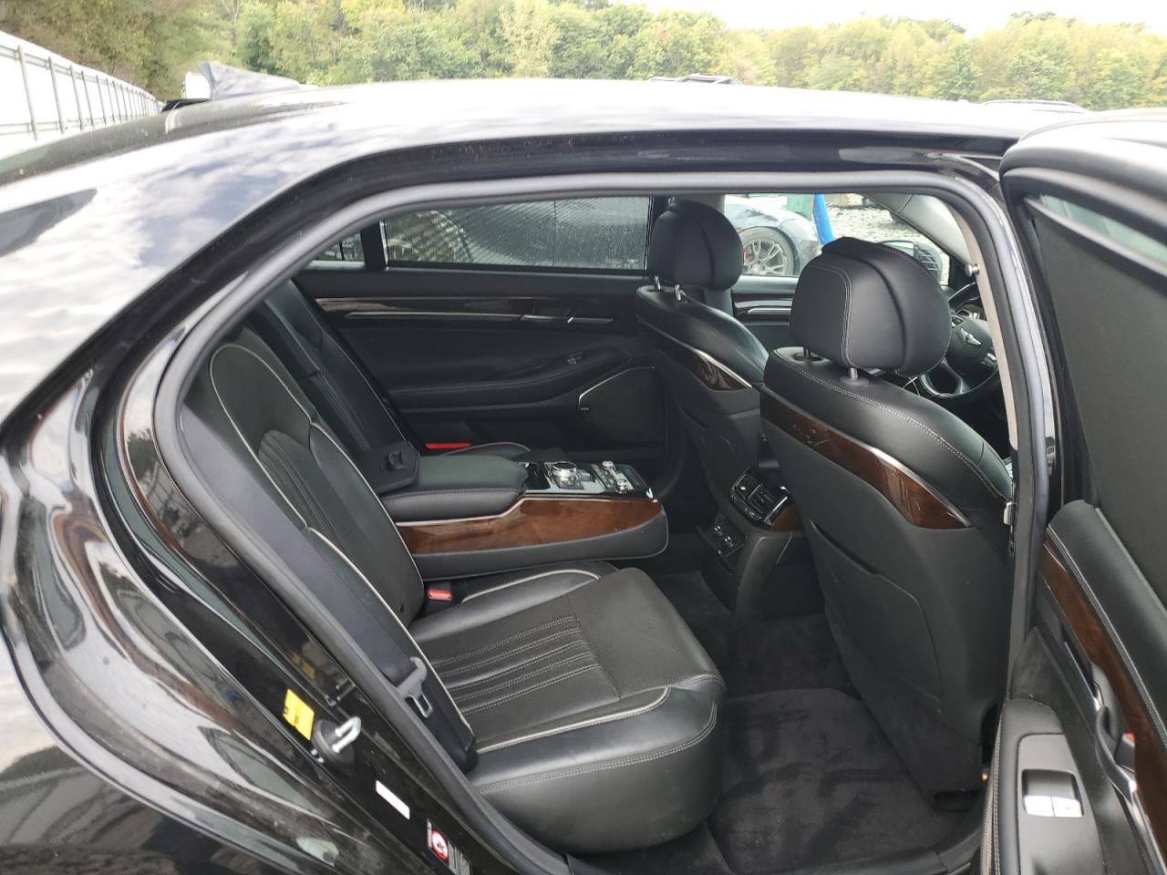 Genesis G90 Premium Image 11