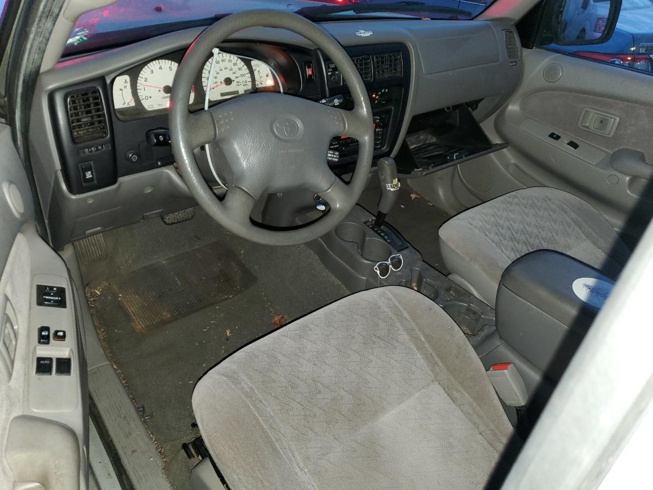 Toyota Tacoma Xtracab Prerunner Image 7