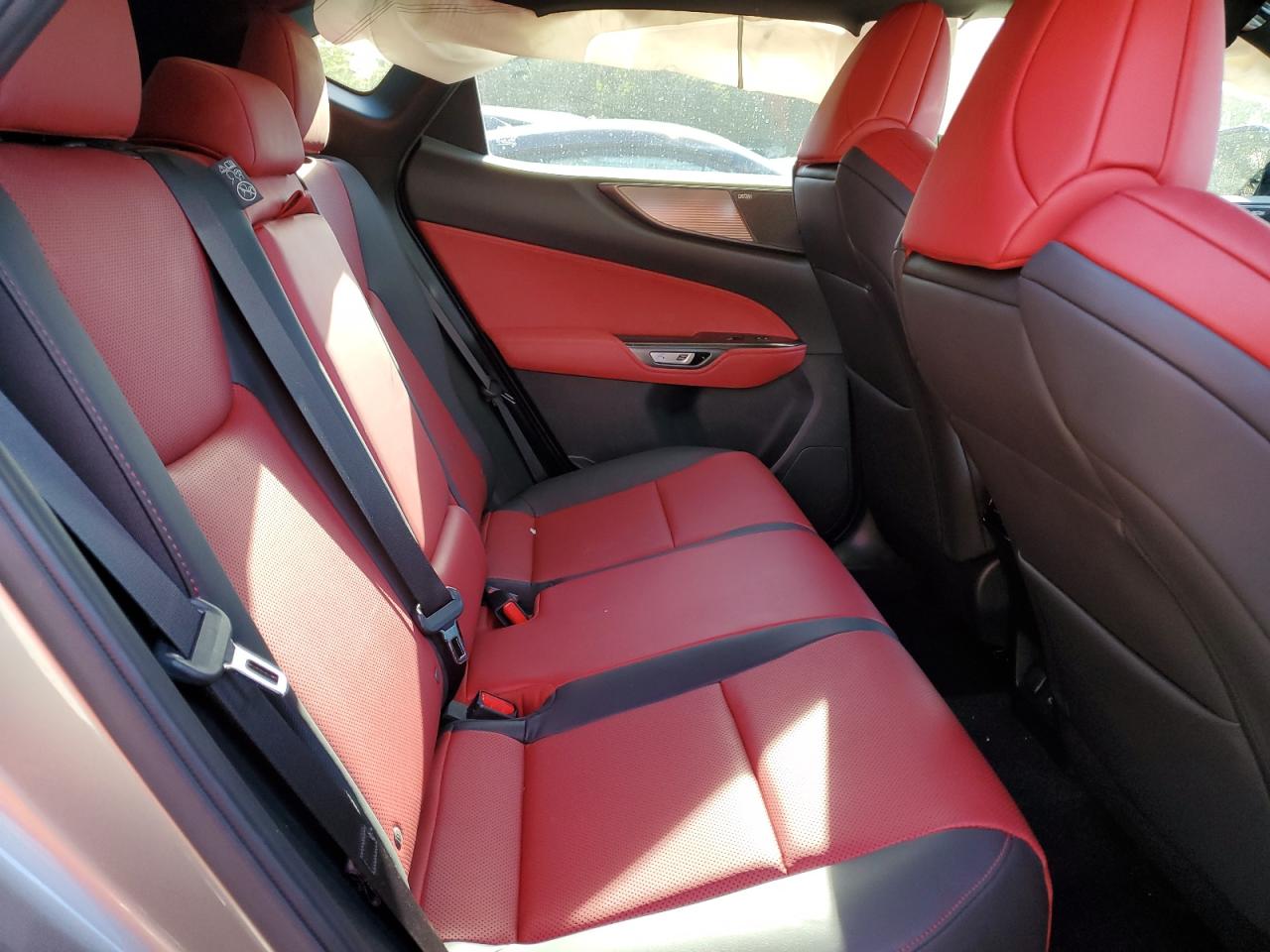 Lexus NX 350 Luxury Image 8