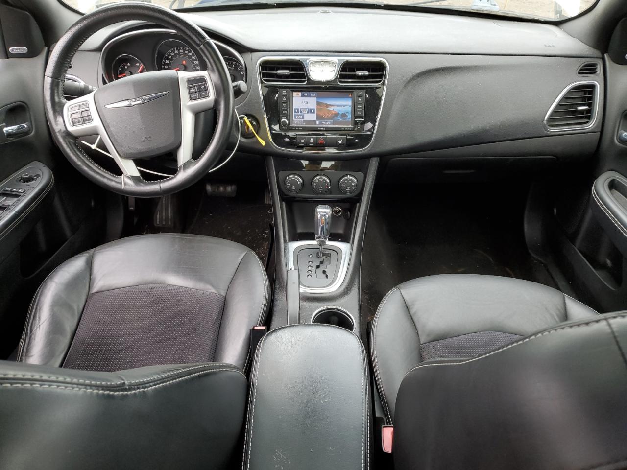 Chrysler 200 S Image 8