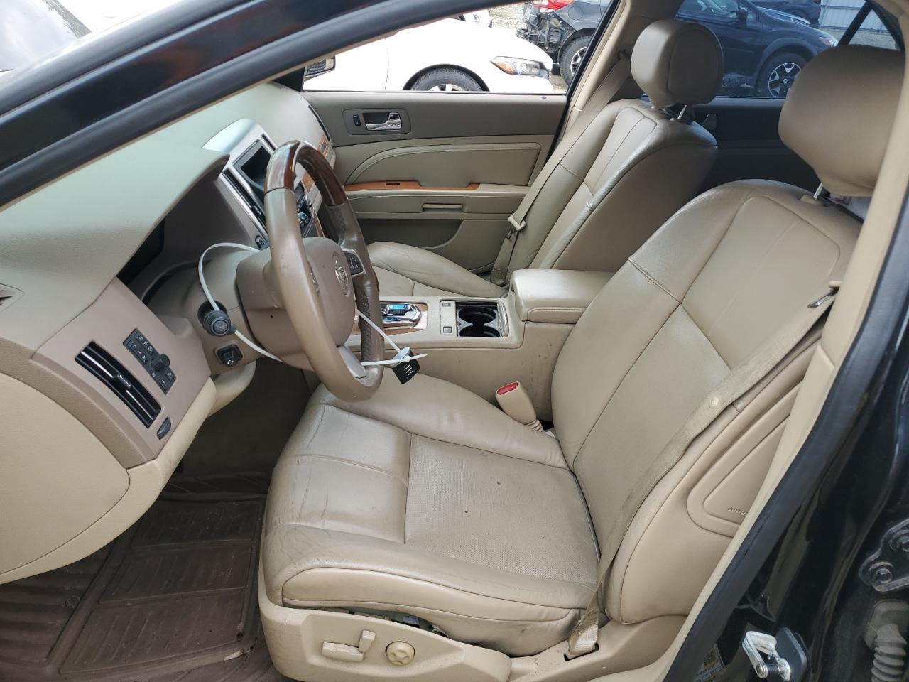 Cadillac STS Image 7