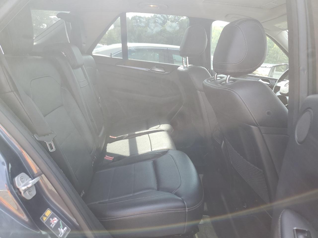 Mercedes-Benz M-Class 250 Bluetec Image 10