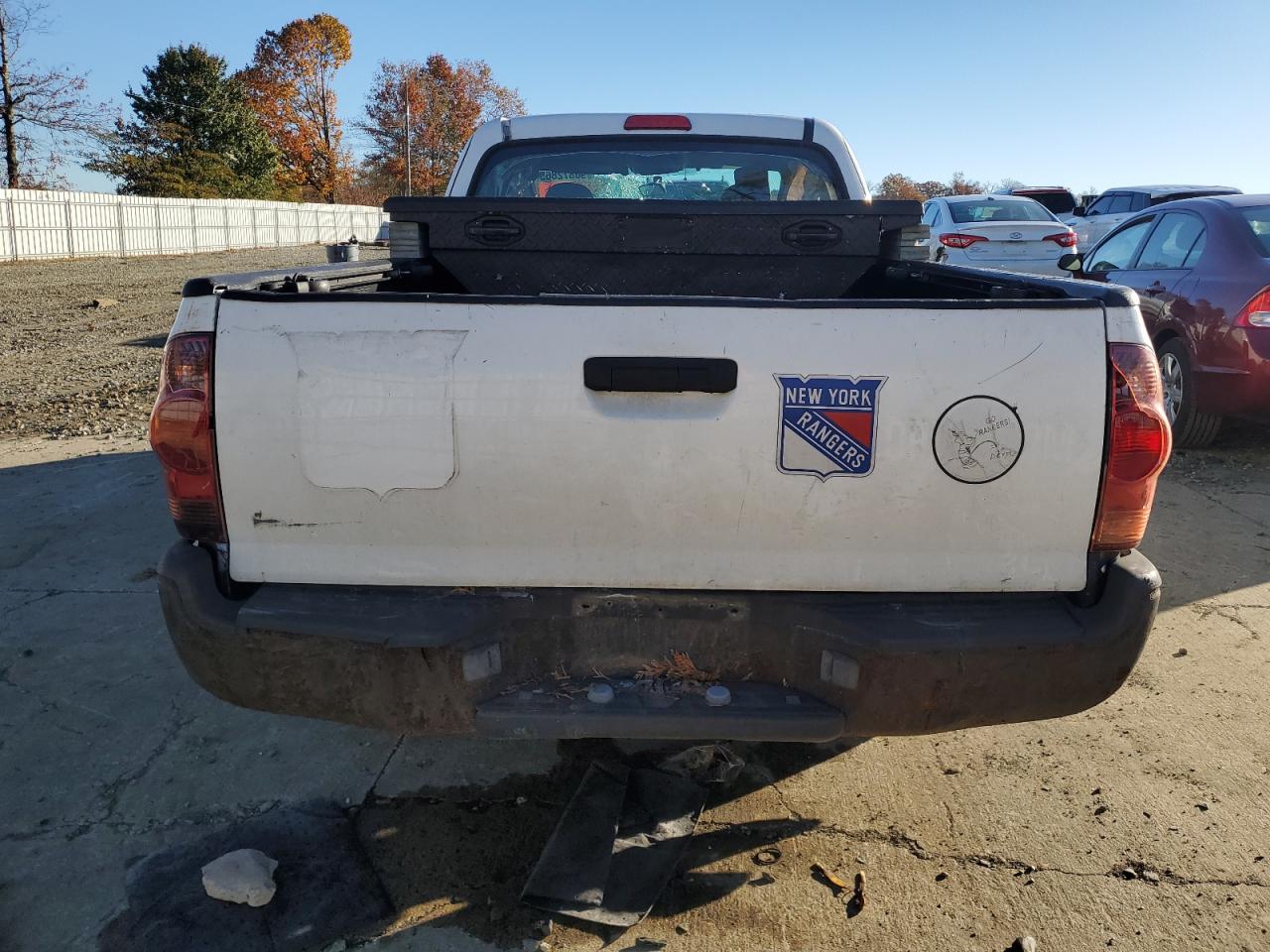 Toyota Tacoma Access Cab Image 5