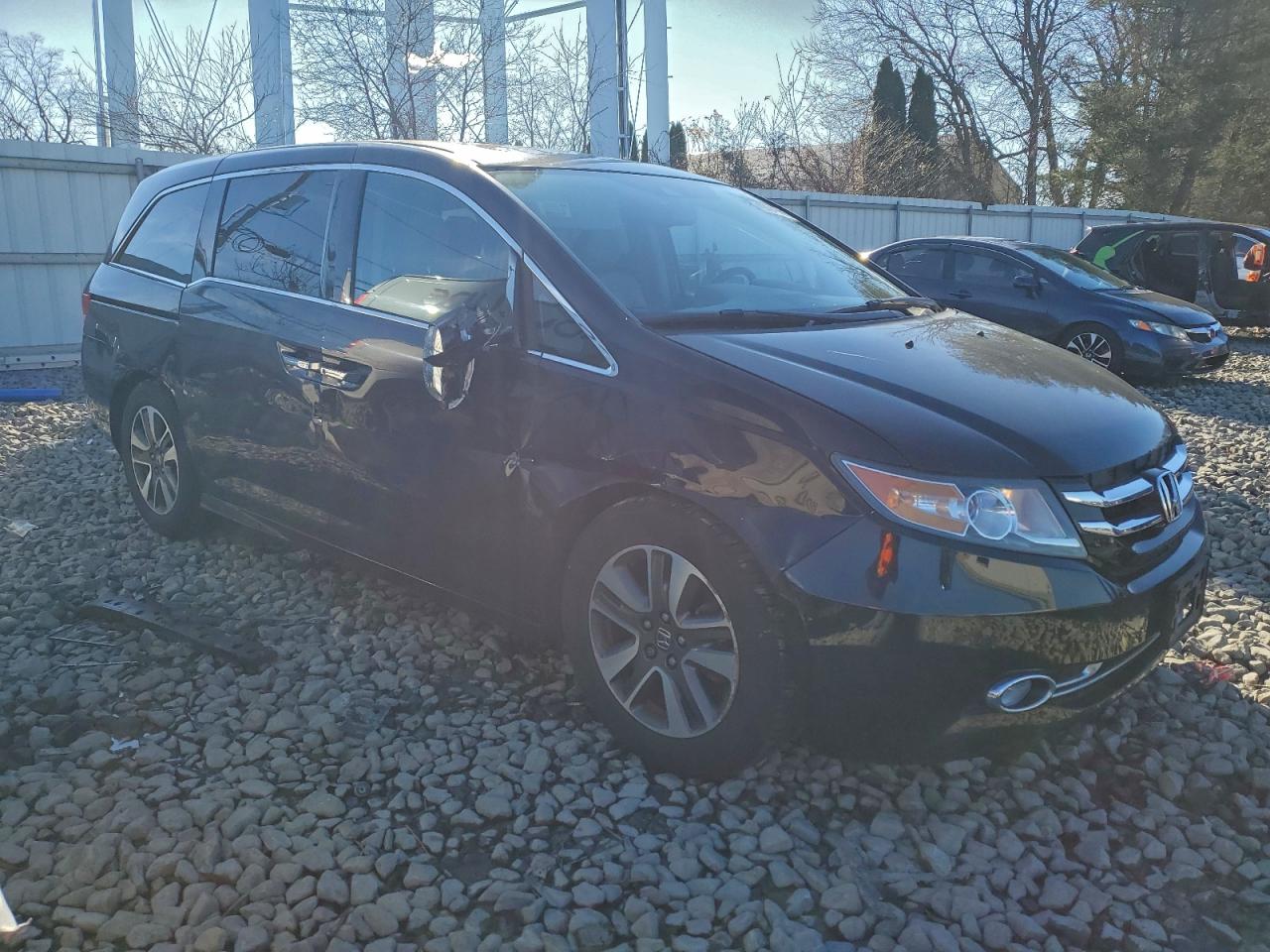 Honda Odyssey Touring Image 4