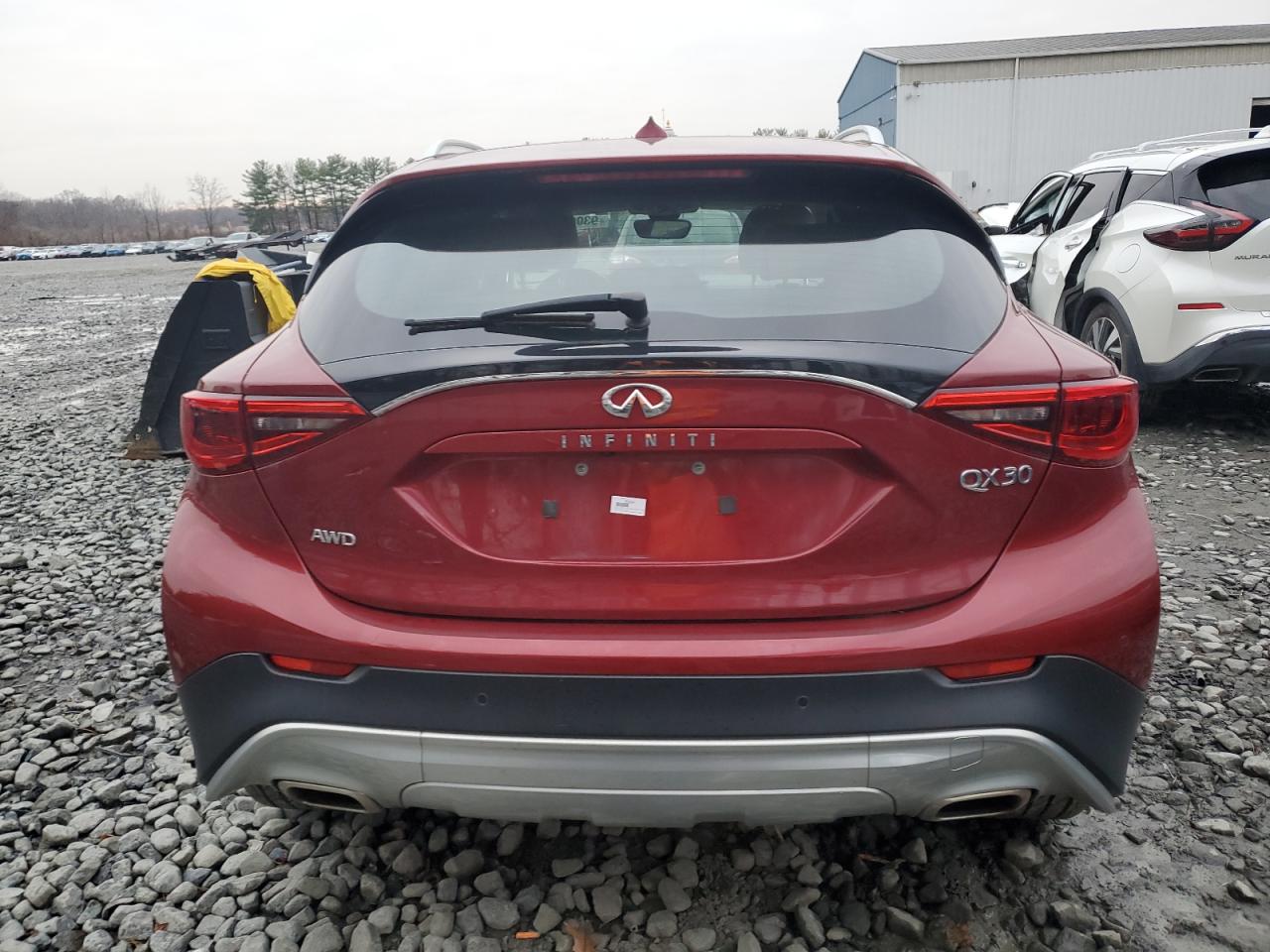 INFINITI Qx Base Image 10