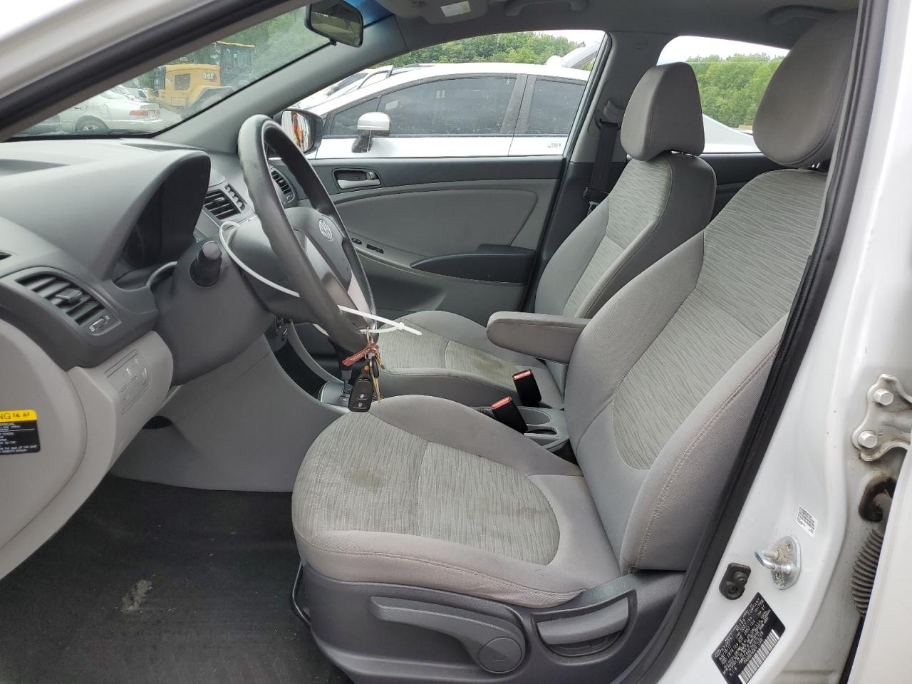 Hyundai ACCENT Se Image 4