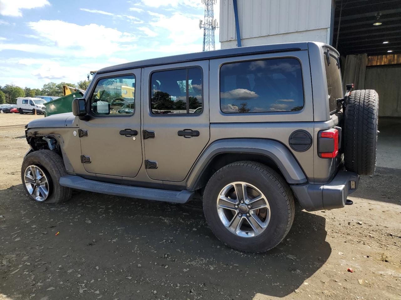 Jeep Wrangler Sahara Image 5