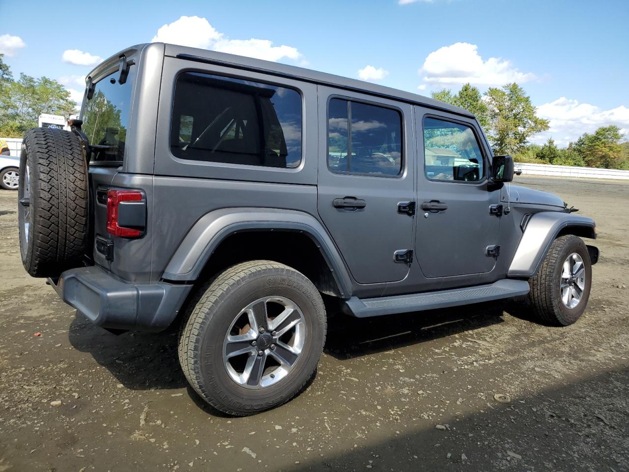 Jeep Wrangler Sahara Image 3