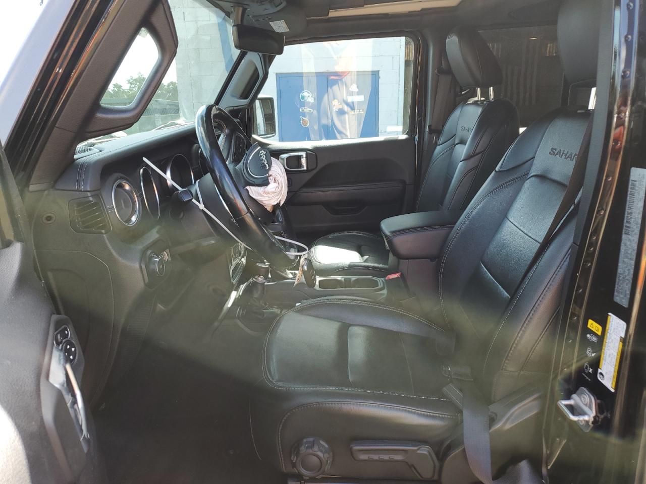 Jeep Wrangler Sahara Image 7