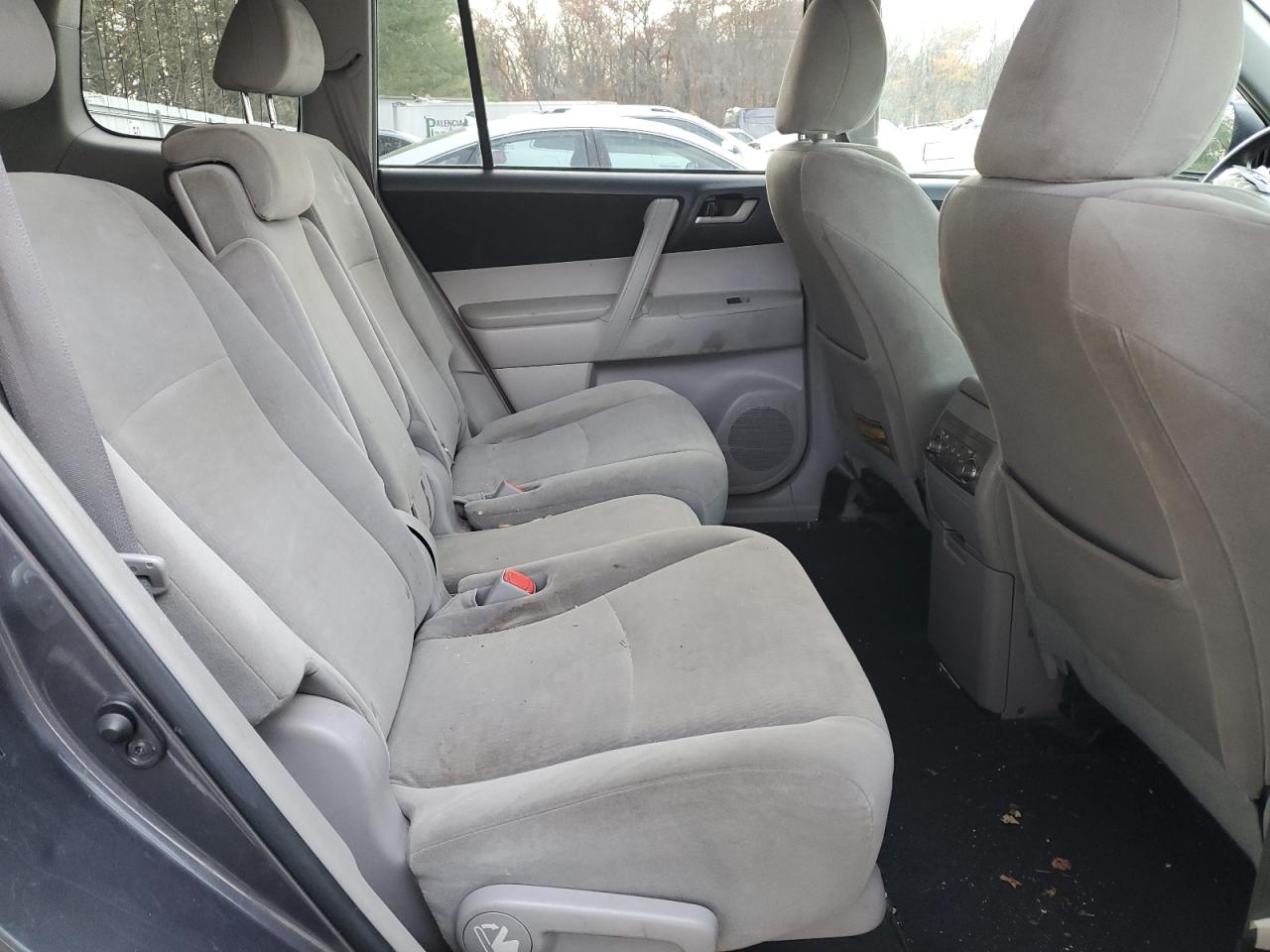 Toyota Highlander Base Image 7