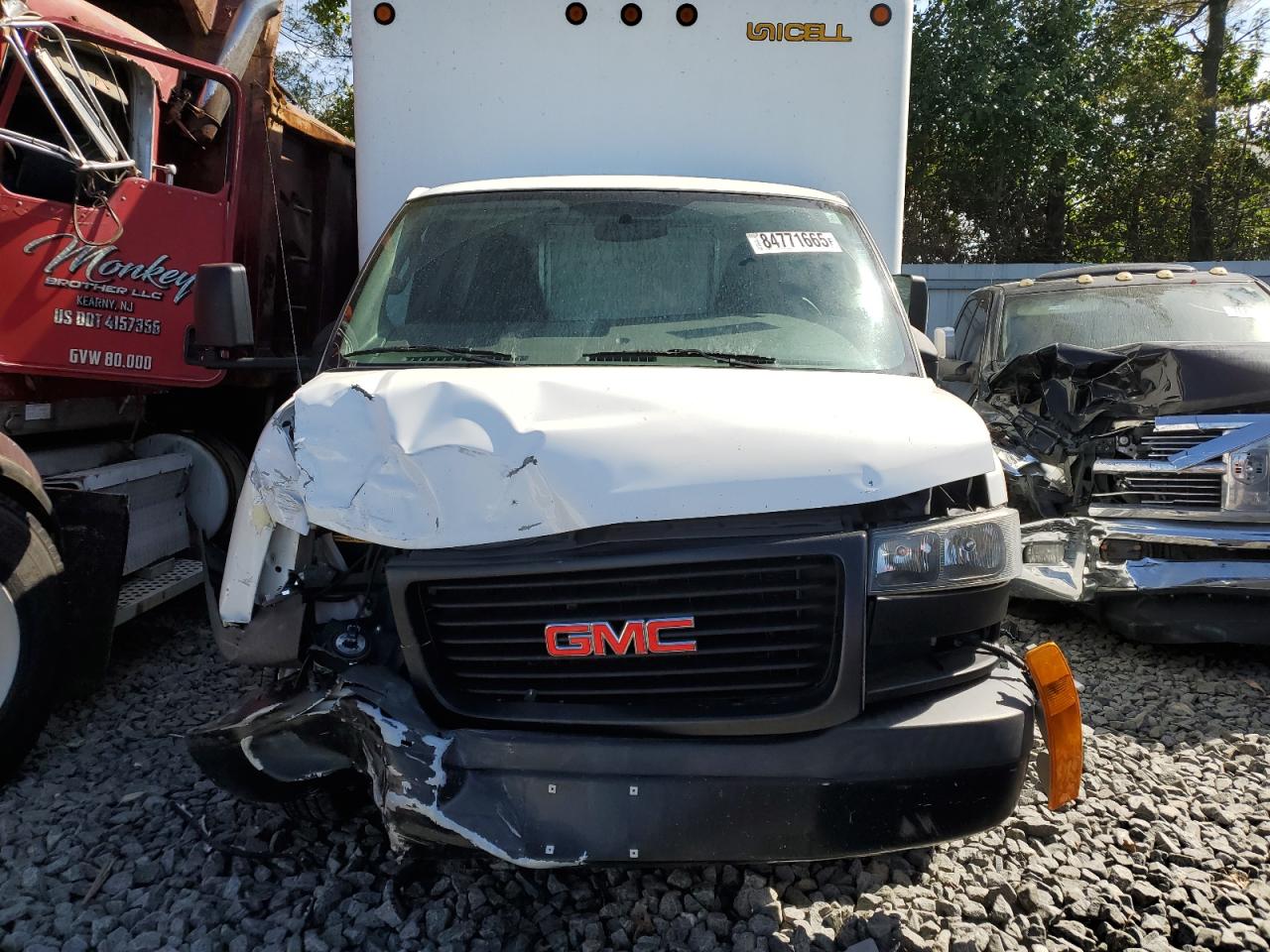 GMC Savana Cutaway G3500 Image 10