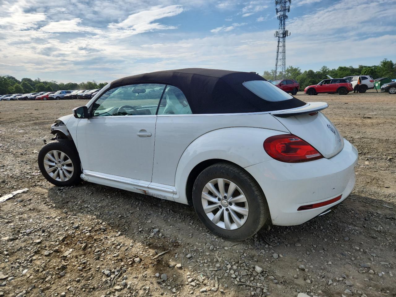 Volkswagen Beetle S Image 5