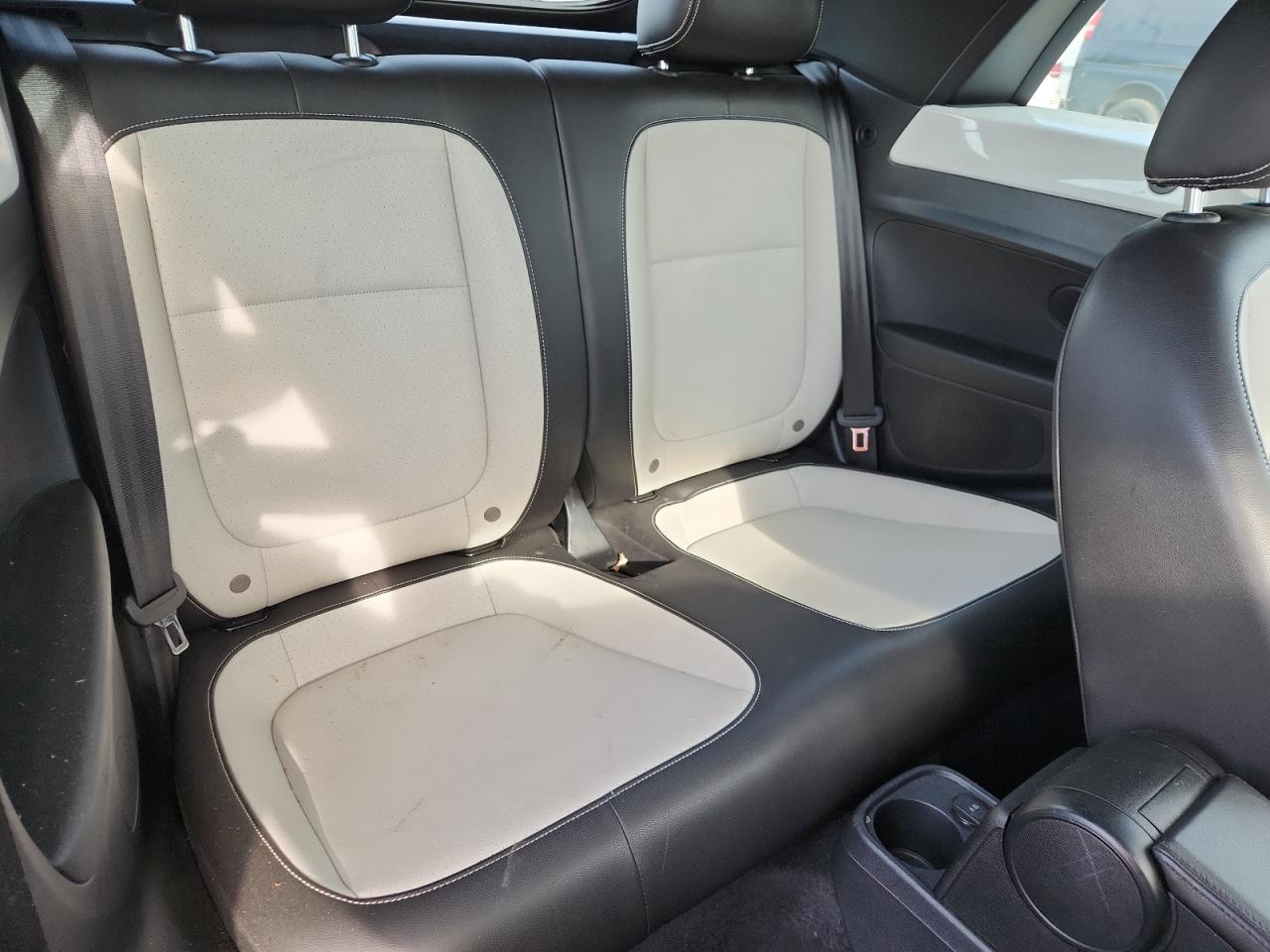 Volkswagen Beetle S Image 11