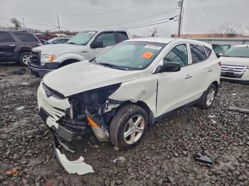  Salvage Hyundai TUCSON